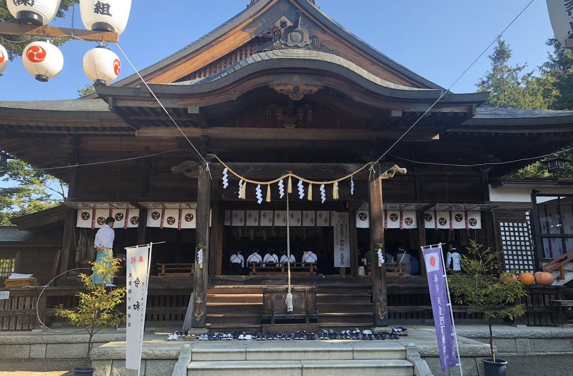 谷地八幡宮の社殿